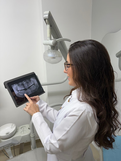 Foto de Anna Carolina Vasconcelos, Dentista Esteta em Rio de Janeiro