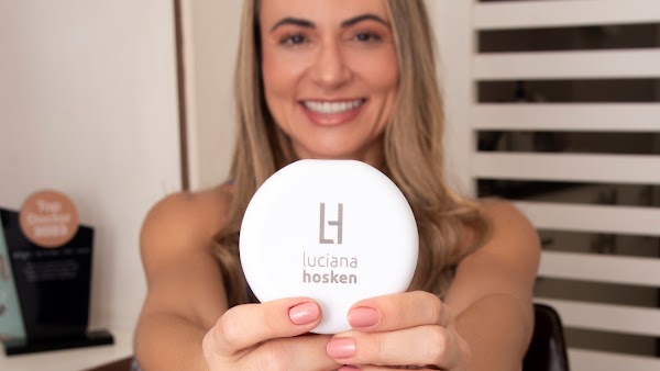 Foto de Dra Luciana Hosken, Dentista Esteta em Niterói