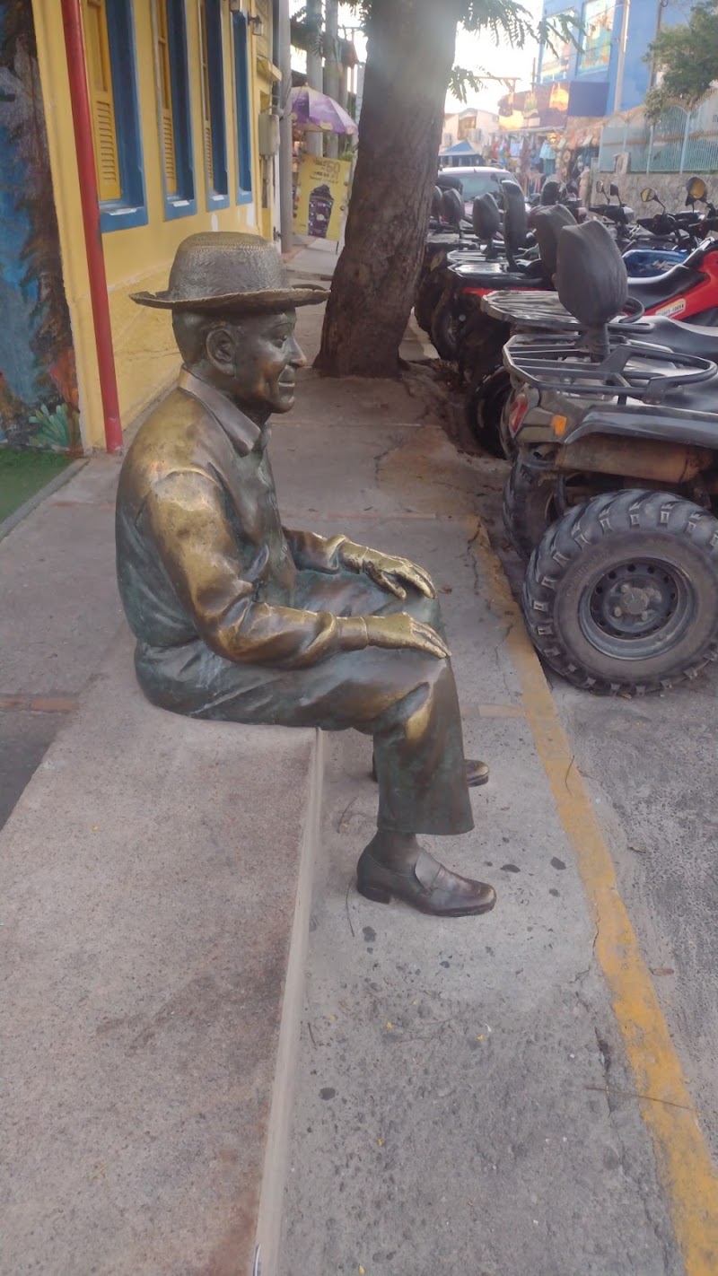 Foto de Estátua, Clínica Geral em Arraial do Cabo