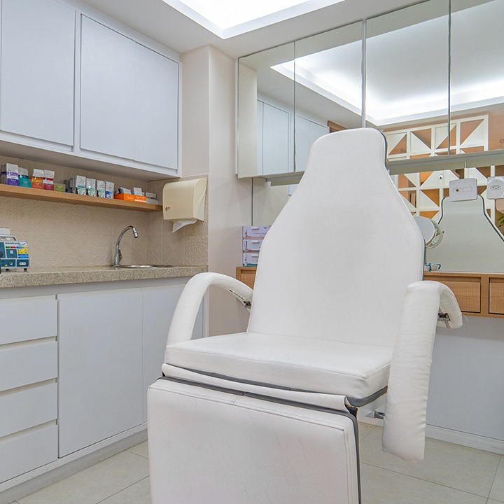 Foto de Carla Jourdan, Clínica de Dermatologia em Cabo Frio