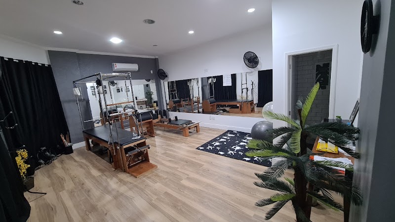 Foto de Studio Pilates Bruna Gomes, Clínica de Fisioterapia em Cabo Frio