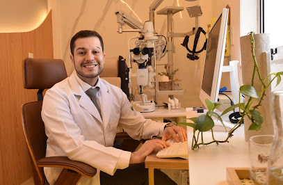 Foto de Dr. Guilherme Macedo, Oftalmologista em São Paulo