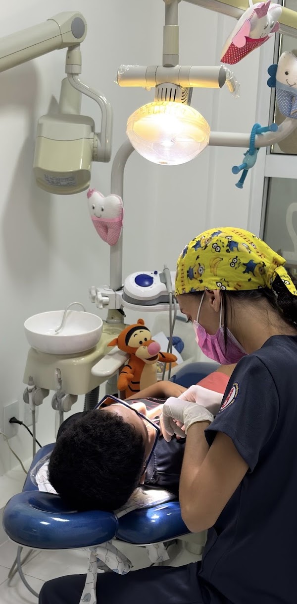 Foto de Dra. Leticia Granthon, Cirurgiã Bucomaxilofacial em Rio de Janeiro