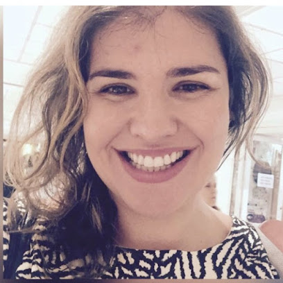 Foto de Dra. Marina Curi, Dermatologista em Niterói