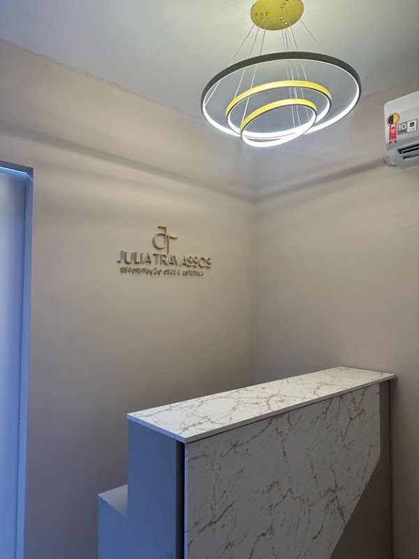Foto de Dra Júlia Travassos, Dentista Esteta em Niterói
