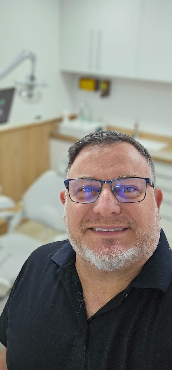 Foto de Dr. Cláudio Ribeiro, Implantodontista em Niterói
