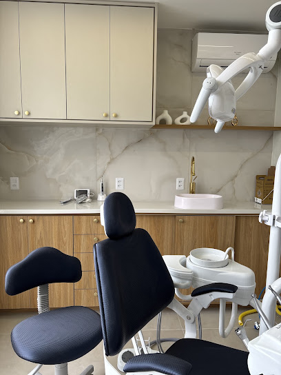 Foto de Dra. Lara Monteiro, Endodontista em Niterói