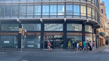 Foto de Instituts Odontològics, Clínica de Odontologia Clínica Geral em Barcelona