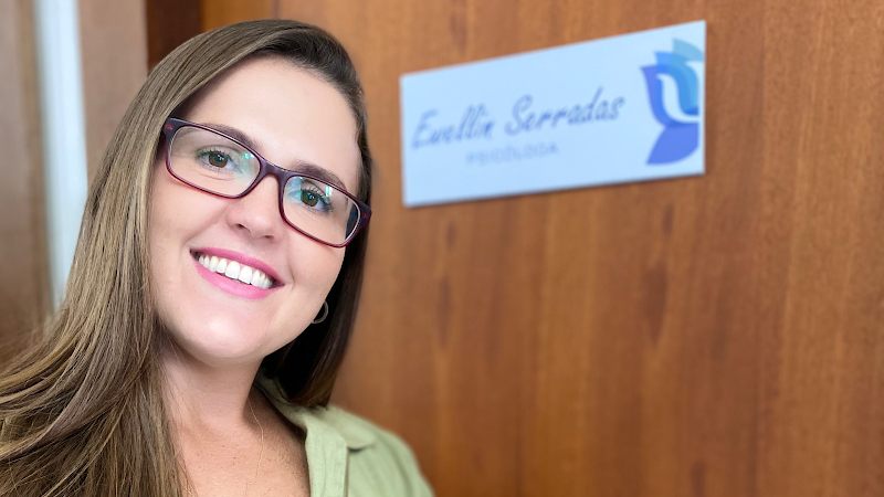 Foto de Psicóloga Ewellin Serradas, Clínica de Psicologia Clínica em Cabo Frio